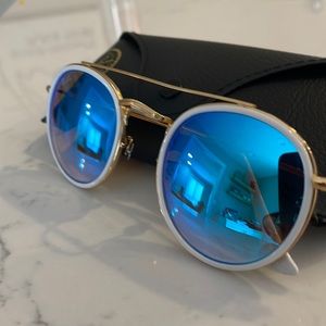 Ray-Bans. Round double bridge